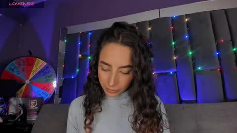 Isabella curly hair - Anastasia short hair  online show from 9, 1, 2025