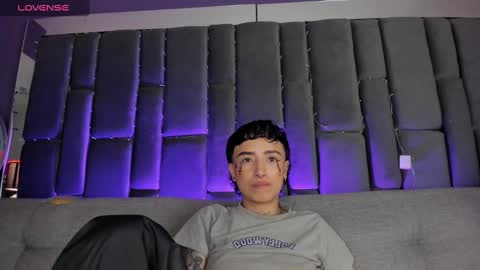 Isabella curly hair - Anastasia short hair  online show from 10, 1, 2025