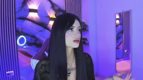 chloe_jacksonn online show from 10, 6, 2026