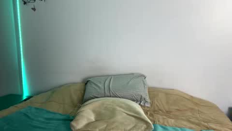 Snapshot of chloe_johnson_1 chatting on 4, 3, 2025 sammy online show from 4, 3, 2025