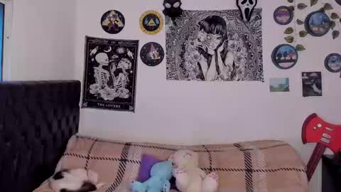 chloe_kisses online show from 9, 9, 2025