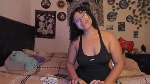 chloe_kisses online show from 3, 10, 2025