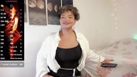 Snapshot of chloe_kisses chatting on 2, 6, 2026 chloe_kisses online show from 2, 6, 2026