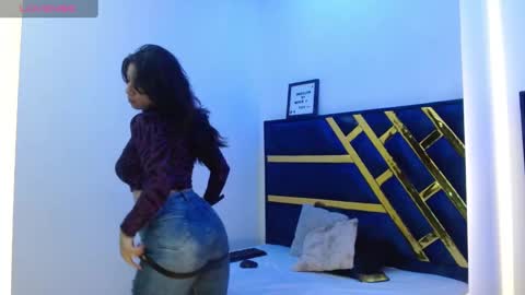 Chloe online show from 10, 11, 2025