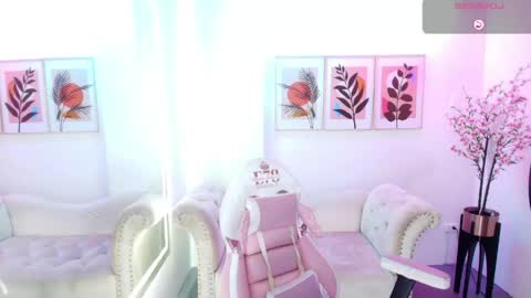 Chloe  online show from 27, 4, 2026