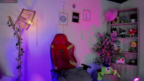 Snapshot of chloe_moons_ chatting on 9, 9, 2025 CLOE online show from 9, 9, 2025