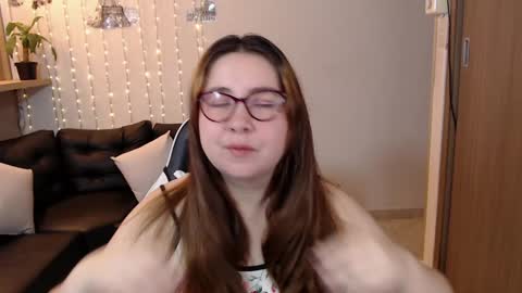 chloe_prg online show from 5, 2, 2025