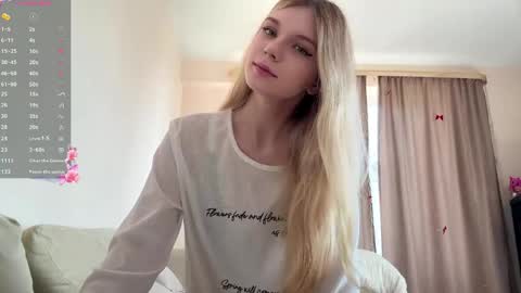 Snapshot of chloe_show chatting on 7, 6, 2026 hloe online show from 7, 6, 2026