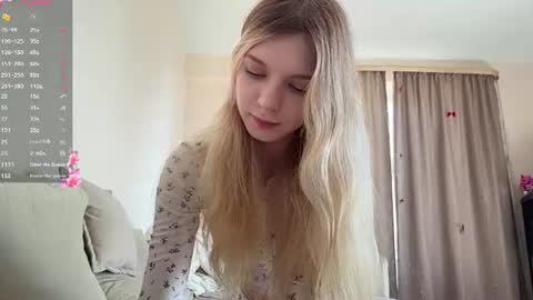 Snapshot of chloe_show chatting on 13, 6, 2026 hloe online show from 13, 6, 2026