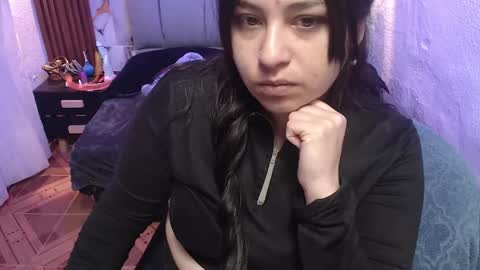 chloe_smith5 online show from 22, 11, 2025