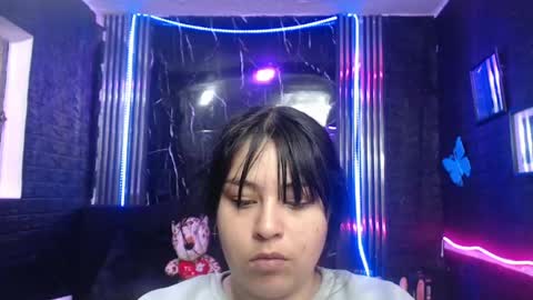 chloe_smith5 online show from 27, 4, 2026