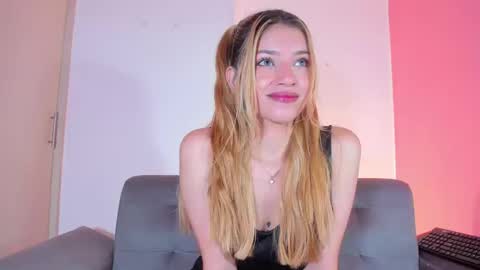 Snapshot of chloe_sweet7 chatting on 24, 9, 2025 Chloe Miller online show from 24, 9, 2025