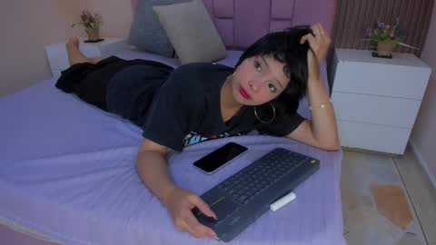   online show from 5, 12, 2025