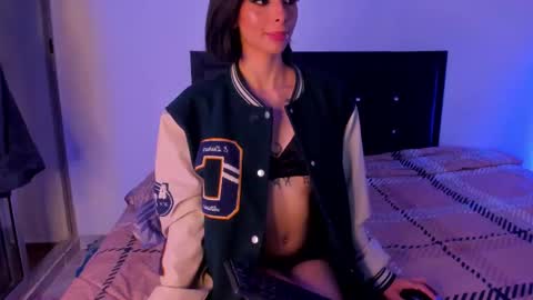 Snapshot of chloeaddamss chatting on 29, 11, 2025 3 online show from 29, 11, 2025