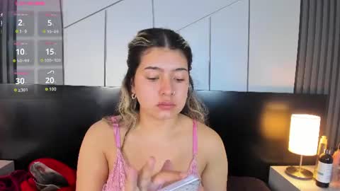 Snapshot of chloebelle_ chatting on 27, 7, 2026 chloebelle_ online show from 27, 7, 2026