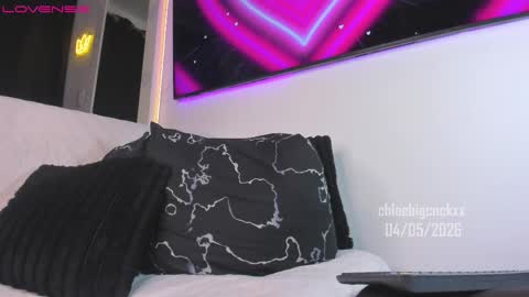 Snapshot of chloebigcockxx chatting on 5, 5, 2026 Im Chloe independent account online show from 5, 5, 2026