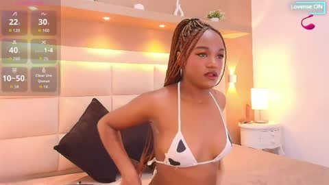 Snapshot of chloebrunnie chatting on 25, 5, 2026 CHLOE online show from 25, 5, 2026