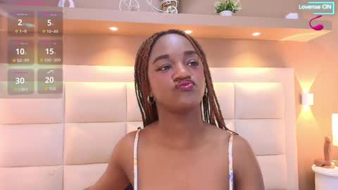 Snapshot of chloebrunnie chatting on 8, 6, 2026 CHLOE online show from 8, 6, 2026
