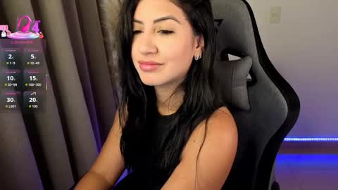 Snapshot of chloebum_ chatting on 28, 4, 2026 Chloe online show from 28, 4, 2026