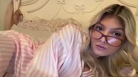 chloeesage online show from 22, 7, 2026