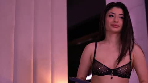 Chloe online show from 18, 5, 2026