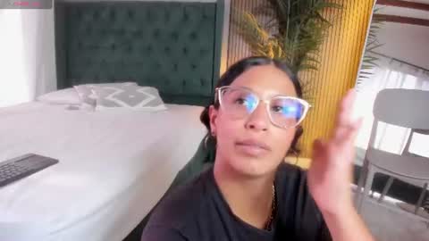 Chloe fixxx online show from 28, 7, 2026