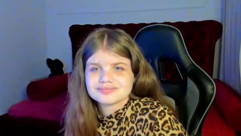 Snapshot of chloehalses chatting on 8, 5, 2026 ChloeHalses online show from 8, 5, 2026