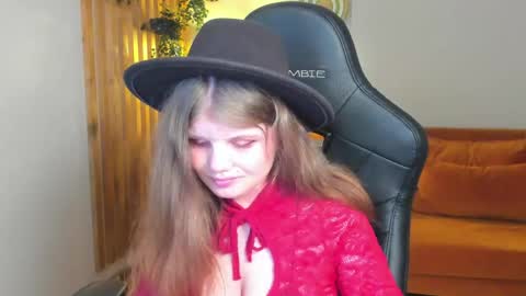 Snapshot of chloehalses chatting on 10, 5, 2026 ChloeHalses online show from 10, 5, 2026
