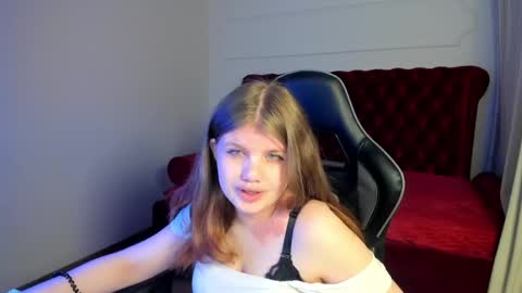 Snapshot of chloehalses chatting on 31, 5, 2026 ChloeHalses online show from 31, 5, 2026