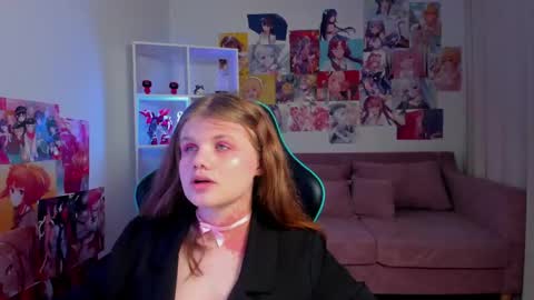 Snapshot of chloehalses chatting on 4, 6, 2026 ChloeHalses online show from 4, 6, 2026