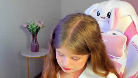 Snapshot of chloehalses chatting on 9, 6, 2026 ChloeHalses online show from 9, 6, 2026