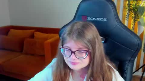 Snapshot of chloehalses chatting on 12, 6, 2026 ChloeHalses online show from 12, 6, 2026