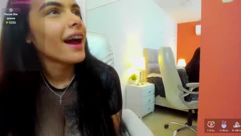 Snapshot of chloeharper_ chatting on 25, 11, 2025 Chloe Harper online show from 25, 11, 2025