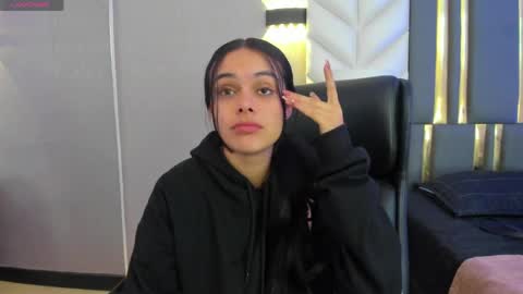  Chloe Harper  online show from 9, 4, 2026