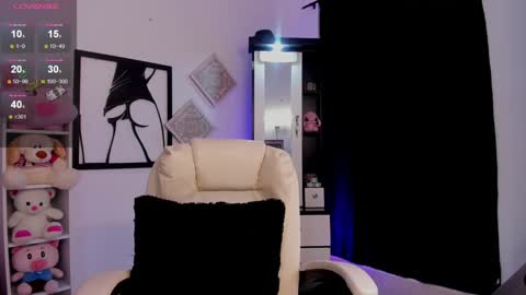 Chloee online show from 23, 1, 2025