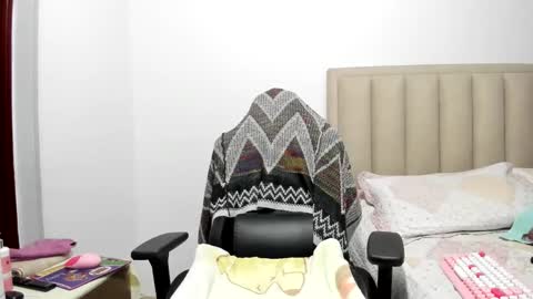 chloemiller   online show from 26, 4, 2026