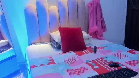 chloemilly2 online show from 22, 7, 2026