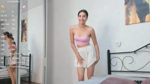 chloemorriss online show from 11, 7, 2026