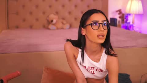 Chlo online show from 10, 4, 2026