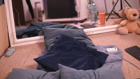 Chlo online show from 25, 4, 2026