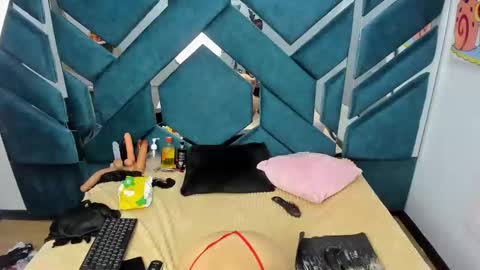 chloerose__ online show from 7, 6, 2026