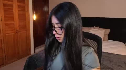 ChloeTurner  online show from 27, 4, 2026