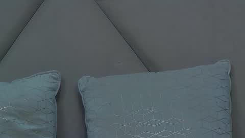 Chloe Vee online show from 13, 9, 2025