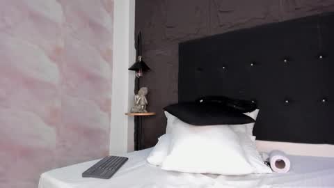 Chloe Scott online show from 15, 11, 2025