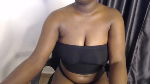 Snapshot of choco_zi chatting on 13, 10, 2025 zi online show from 13, 10, 2025