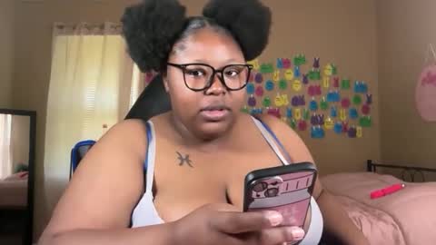 Snapshot of chocolatebunnyxx69 chatting on 1, 6, 2026 Melina online show from 1, 6, 2026