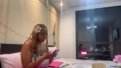 ChocolateCakeQueen online show from 16, 1, 2025