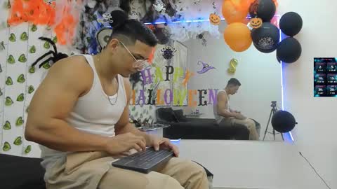 Snapshot of choreythaiylor chatting on 16, 10, 2025 Chorey Thaylor online show from 16, 10, 2025