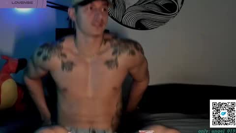 chris_angel01 online show from 6, 1, 2025