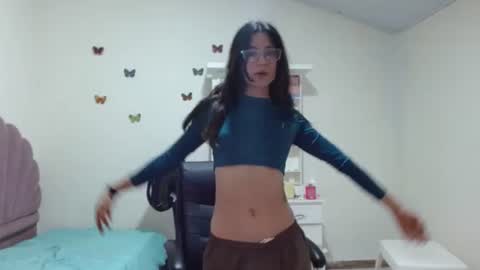 Christal Gil online show from 2, 1, 2025